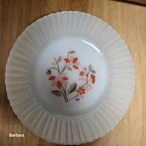 Vintage Set of 2 Mexican Termocrisa Milk Glass Dessert Plates